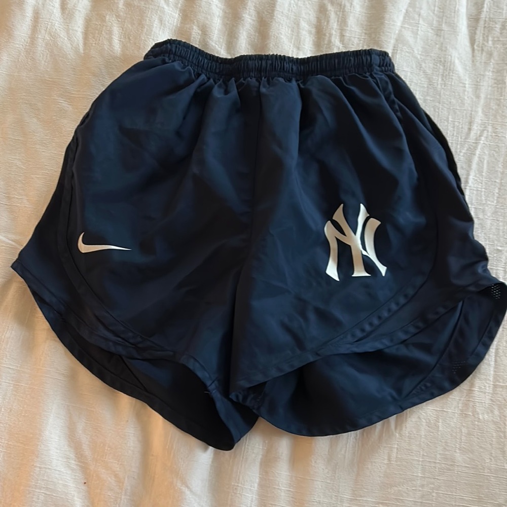 NY Yankees shorts